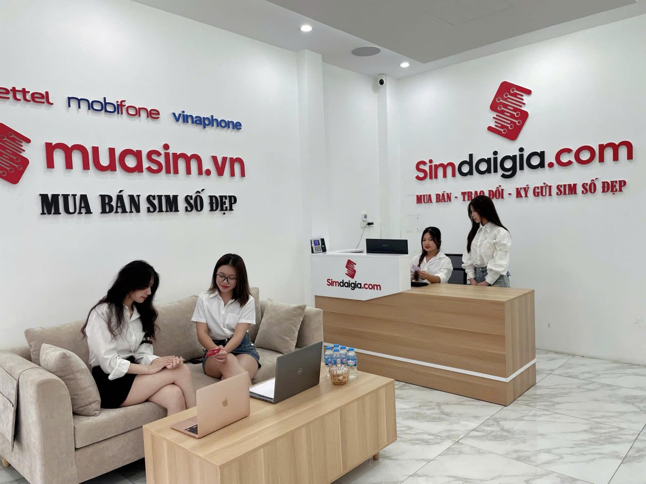 các chuyên gia đang định giá sim